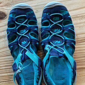 KEEN BIG KIDS MOXIE TEAL NAVY OUTDOOR WATER SANDALS. Big kid size 6